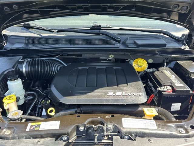 Used 2015 Chrysler Town & Country Limited Platinum image 25