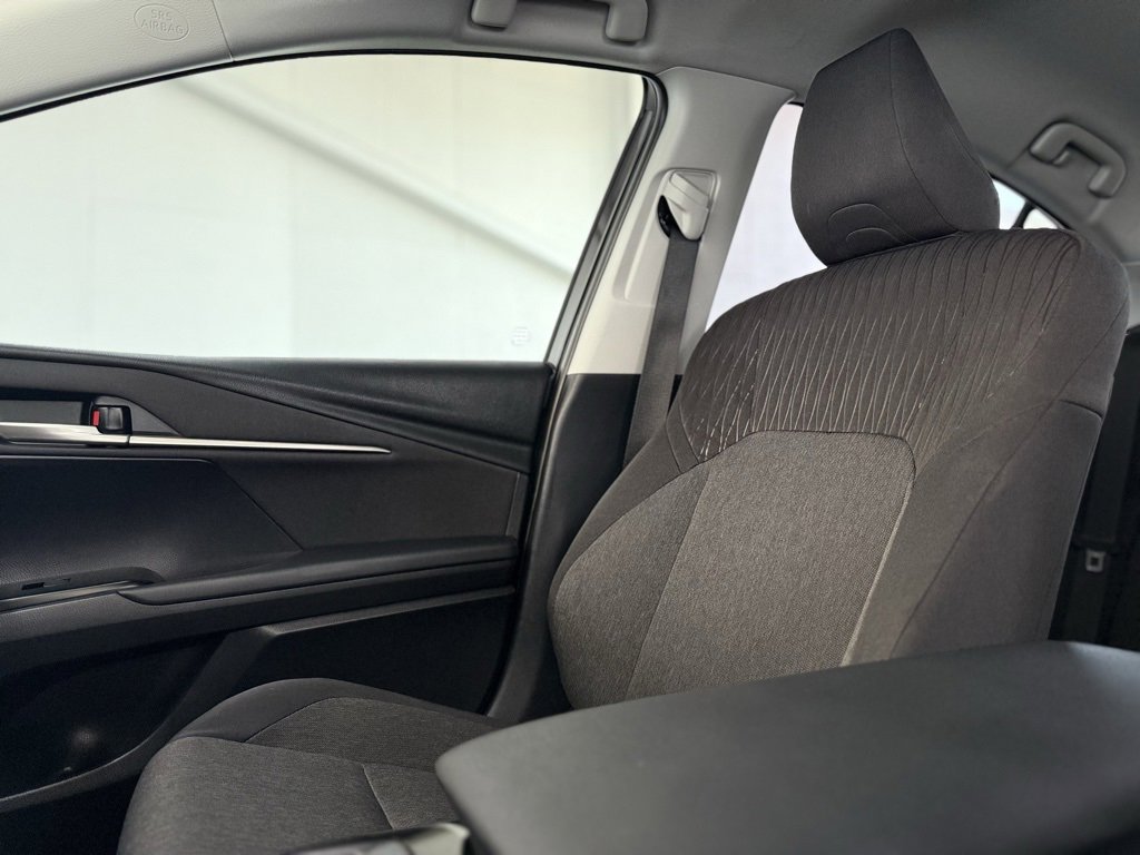 Used 2025 Toyota Camry LE image 37