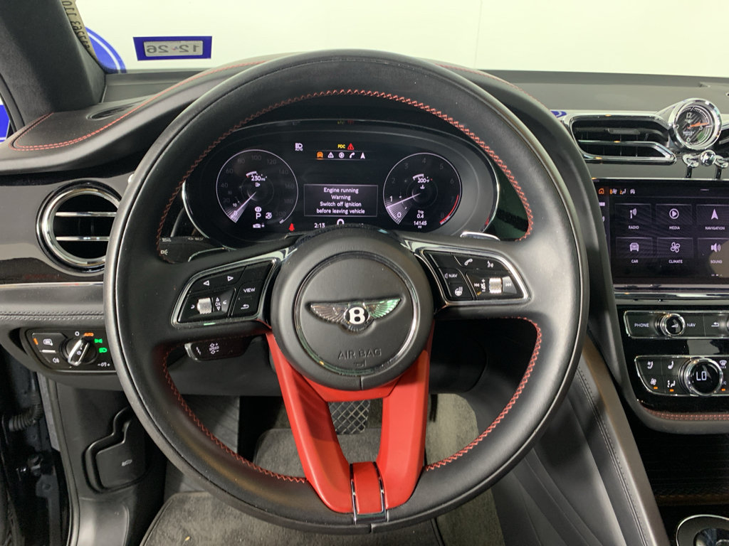 Used 2023 Bentley Bentayga AWD/4WD image 21