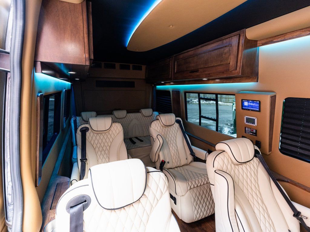 Used 2025 Mercedes-Benz Sprinter 2500 image 27