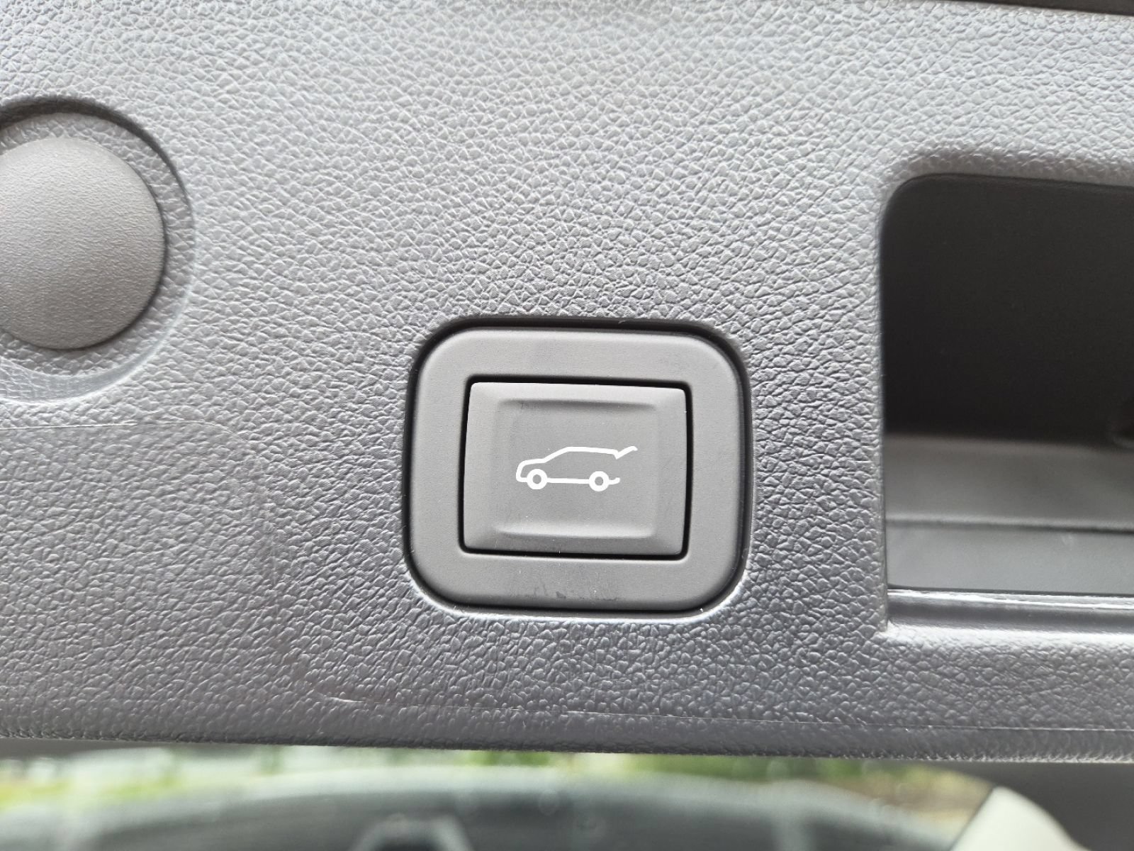 New 2026 GMC Terrain Denali w/ LPO, Floor Liner Package AWD/4WD image 24
