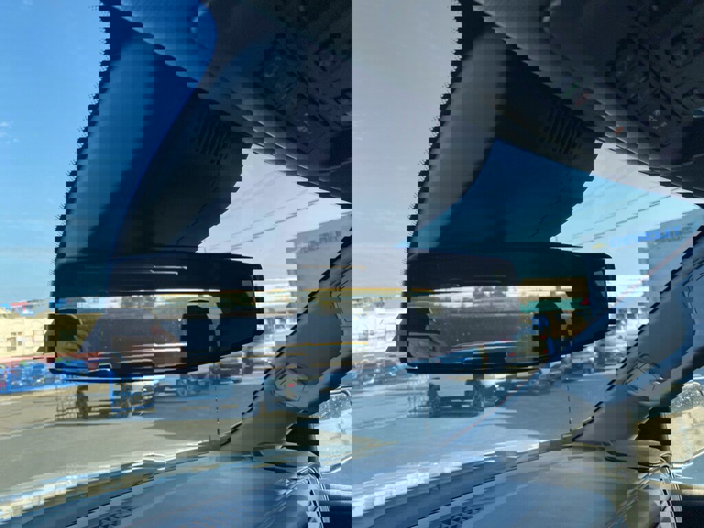 Used 2025 Chevrolet Silverado 1500 LT image 30