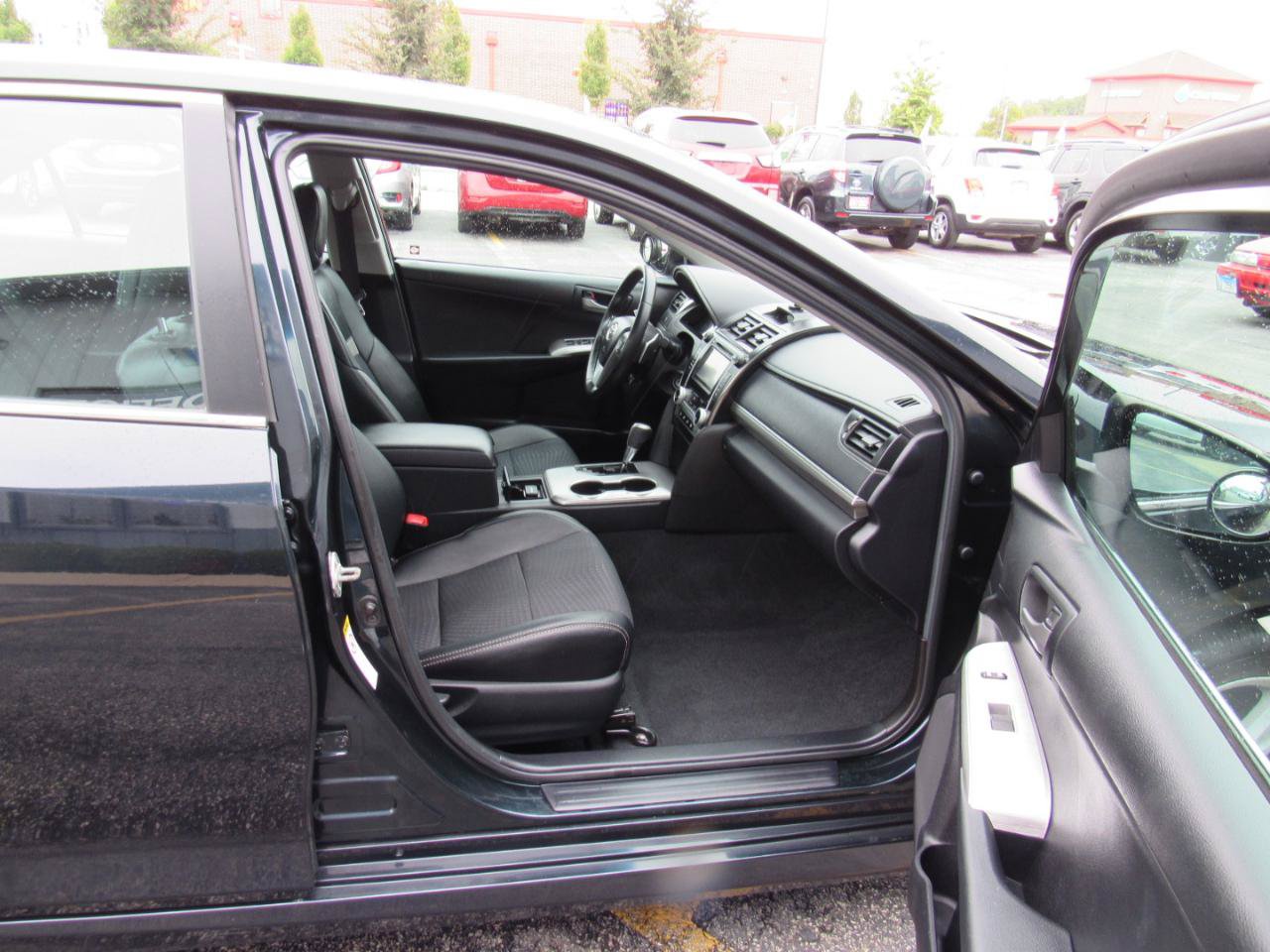 Used 2012 Toyota Camry SE FWD image 25