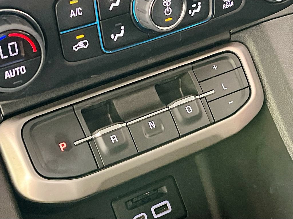 Used 2022 GMC Acadia Denali FWD image 17
