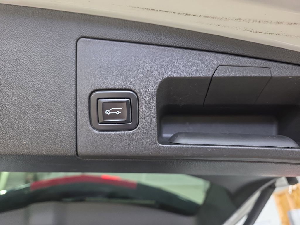 Used 2023 Cadillac XT5 Premium Luxury w/ Technology Package image 13