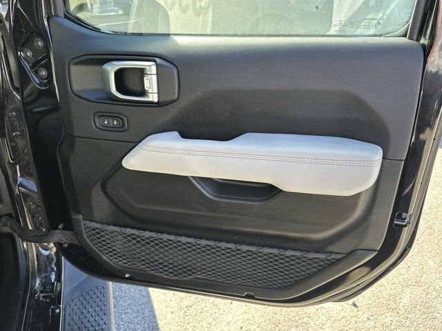 Certified 2022 Jeep Gladiator Overland image 16