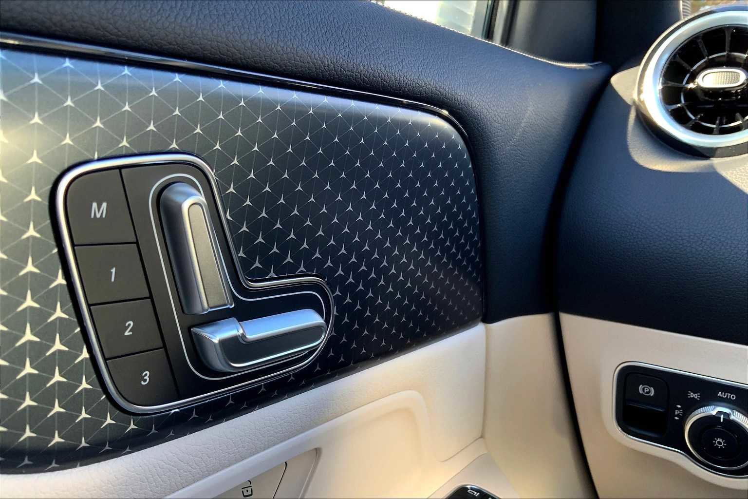 New 2025 Mercedes-Benz GLA 250 GLA 250 image 23