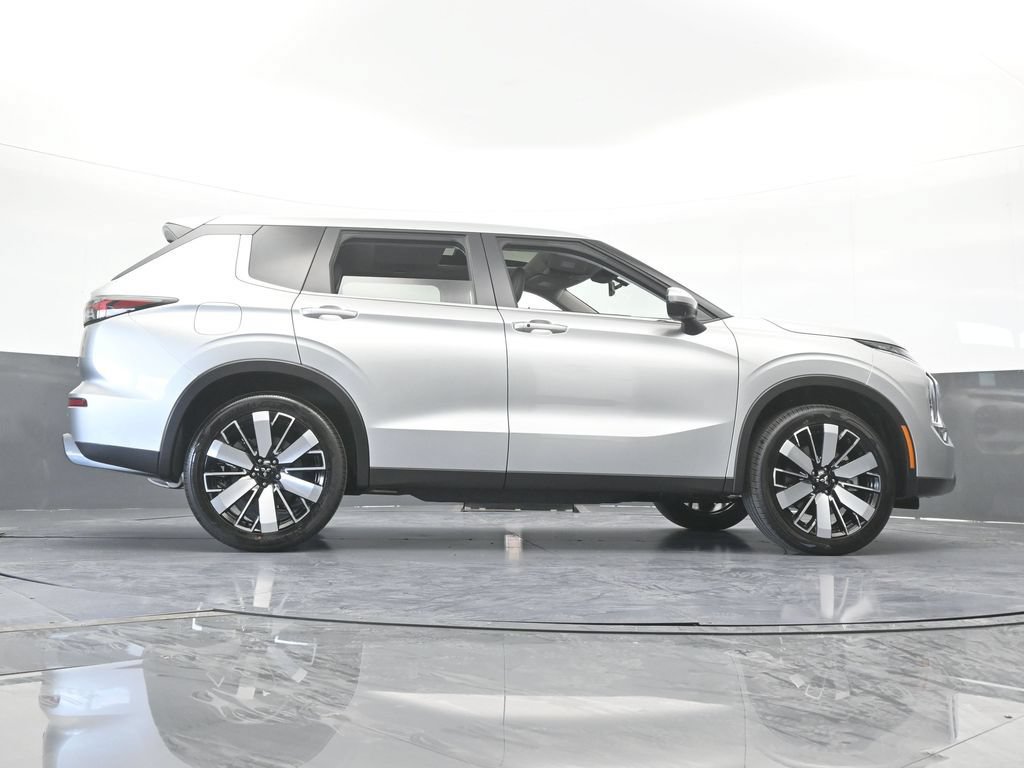 New 2026 Mitsubishi Outlander SE FWD image 69