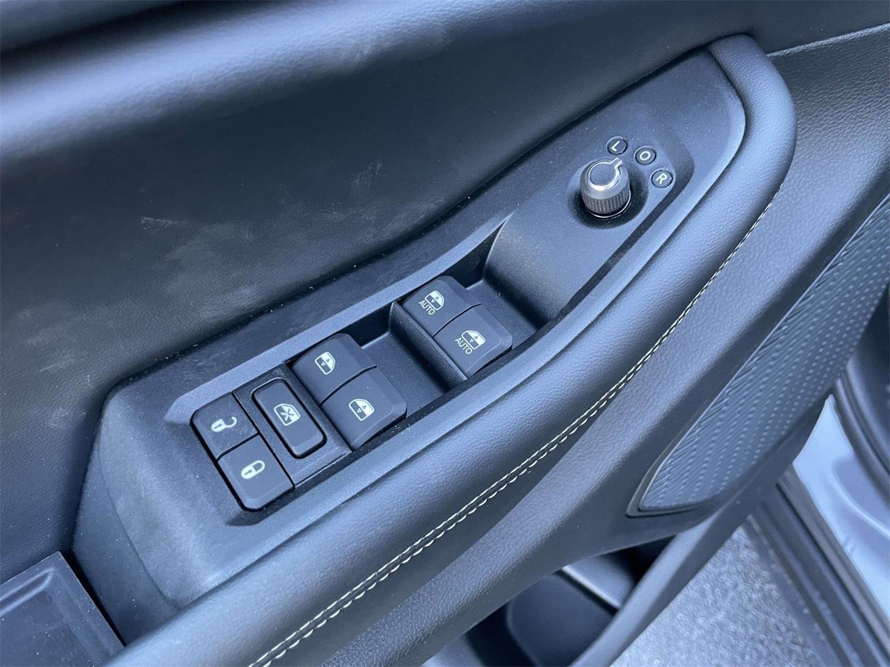 New 2025 Jeep Grand Cherokee Altitude image 27