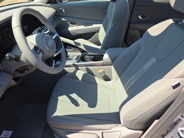 Certified 2025 Hyundai Elantra SEL image 25