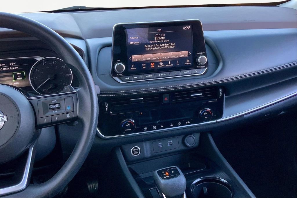 Used 2023 Nissan Rogue SV image 9