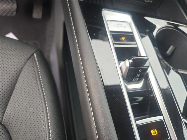 Used 2025 Volkswagen Atlas SE AWD/4WD image 11