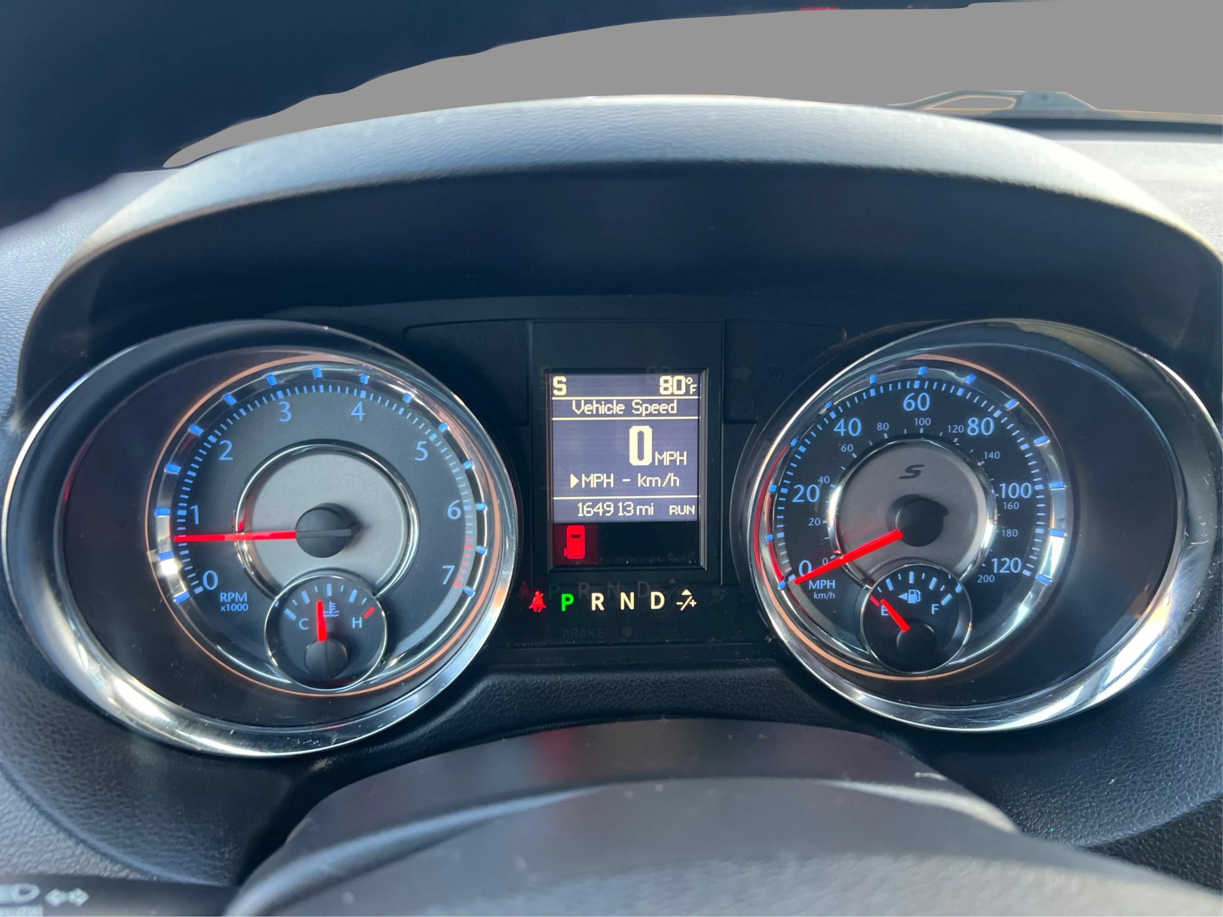 Used 2014 Chrysler Town & Country S FWD image 19