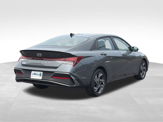 Used 2025 Hyundai Elantra Sport FWD image 8