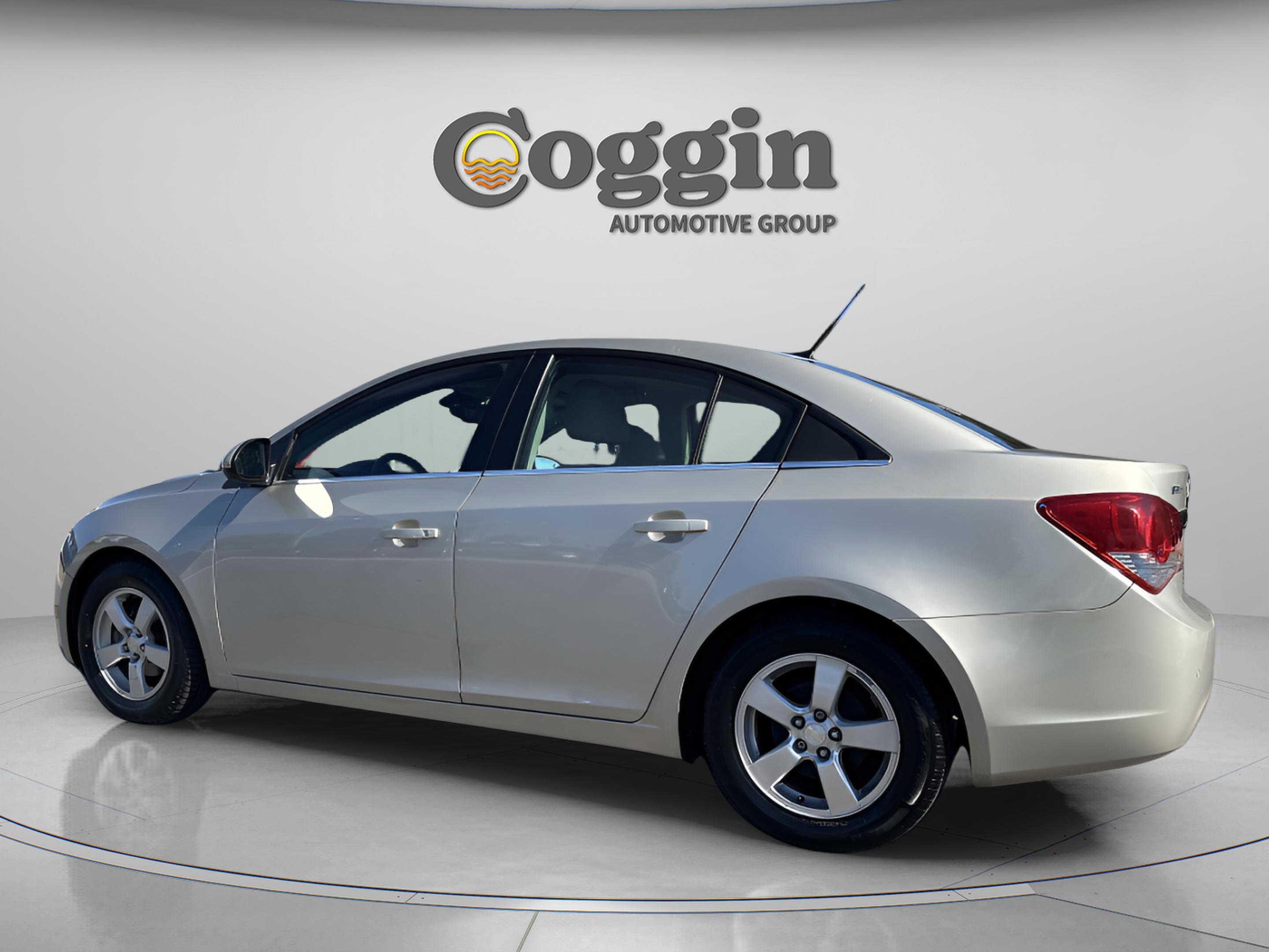 Used 2014 Chevrolet Cruze LT w/ Enhanced Safety Package image 4