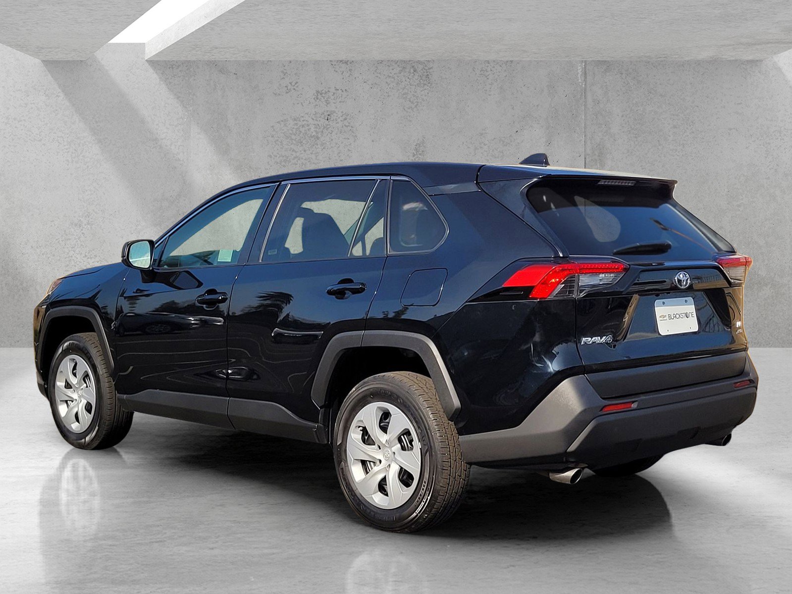 Used 2024 Toyota RAV4 LE image 6