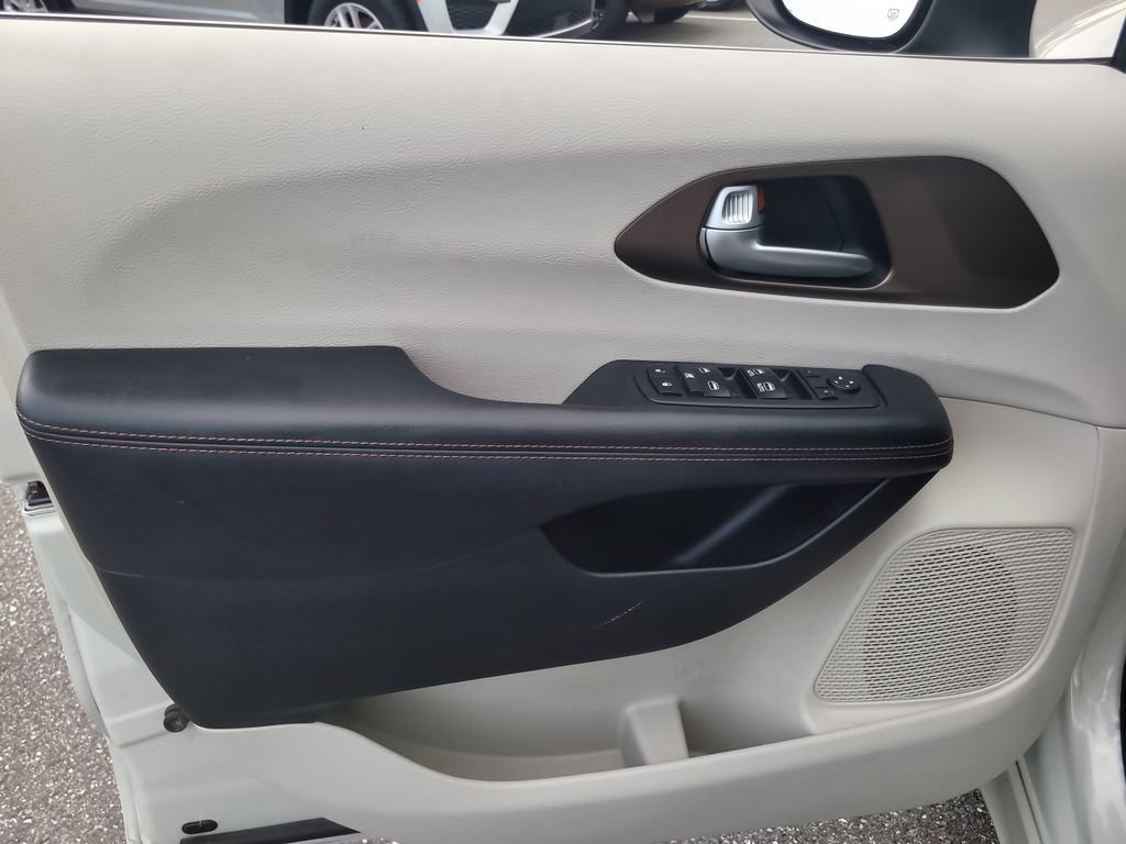Certified 2017 Chrysler Pacifica Touring Plus w/ Security Group FWD image 17