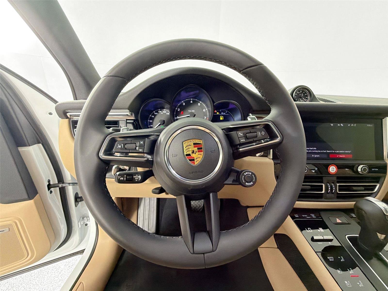 Certified 2026 Porsche Macan Turbo AWD/4WD image 20