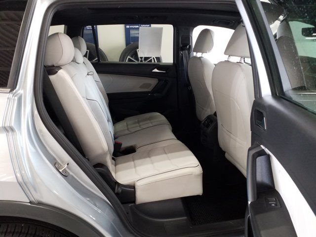 Used 2020 Volkswagen Tiguan SEL Premium R-Line w/ 3rd Row Seat Package AWD/4WD image 16