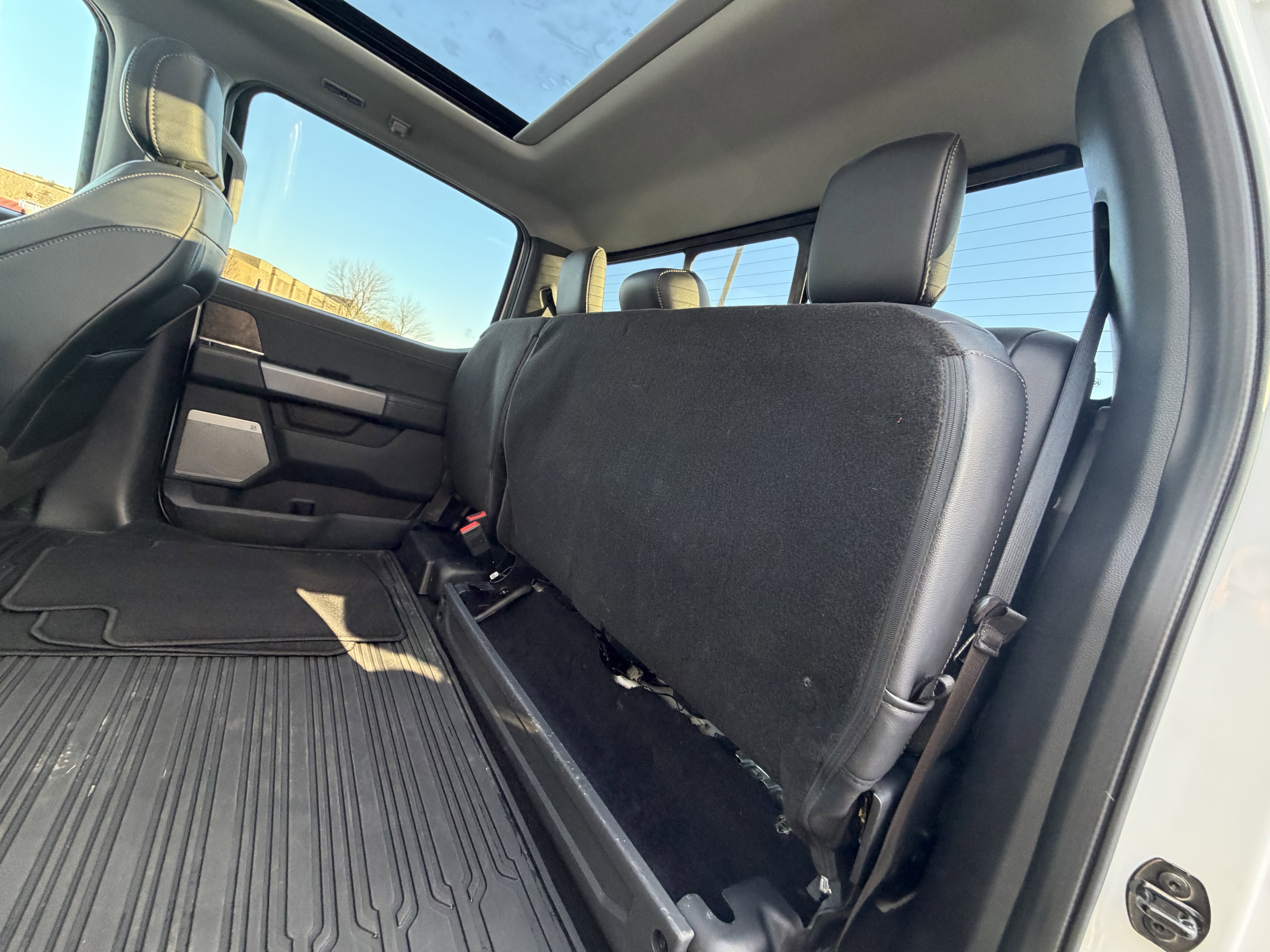 Used 2023 Ford F150 Lariat image 31