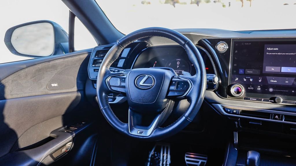 Used 2024 Lexus RX 500h F Sport w/ Convenience Package AWD/4WD image 16