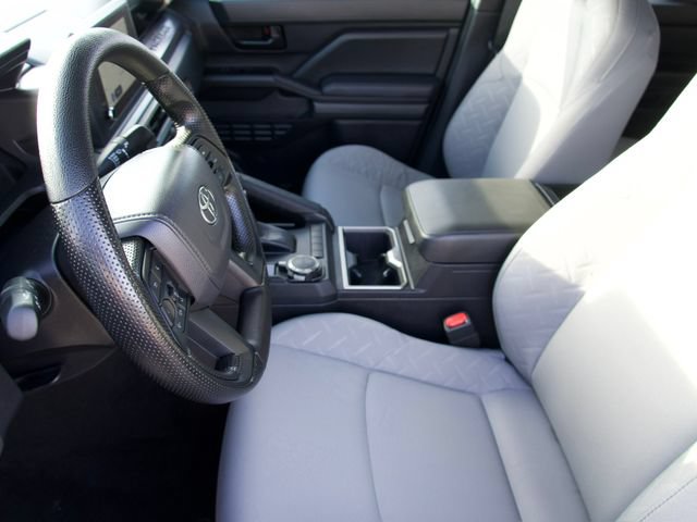 Used 2025 Toyota Tacoma SR5 AWD/4WD image 19