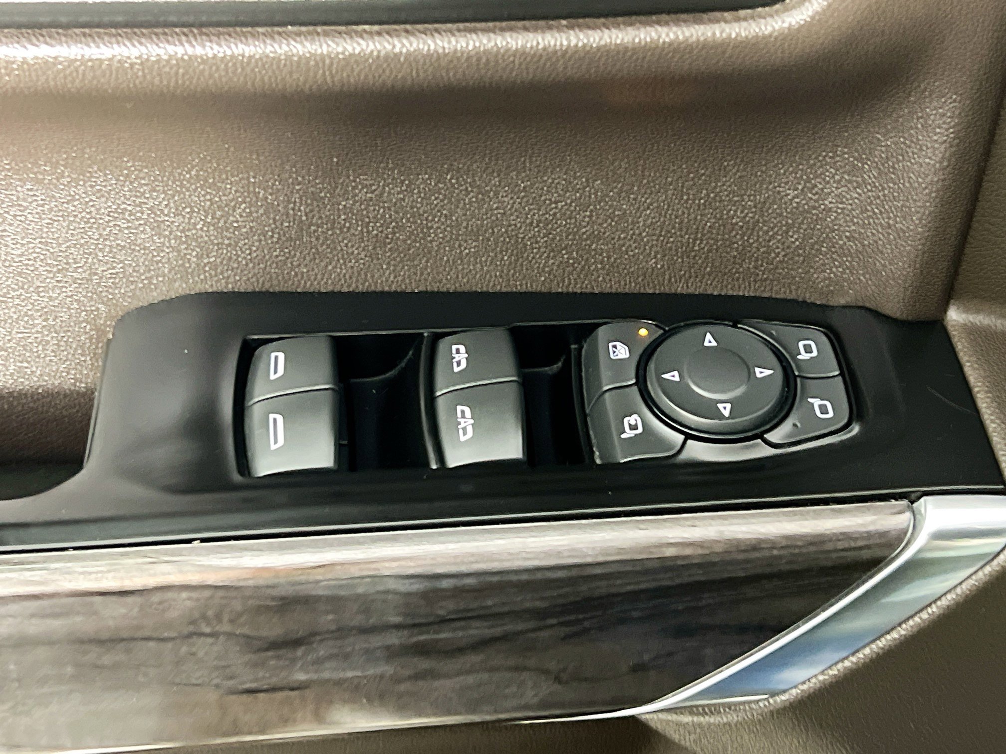 Used 2019 Chevrolet Silverado 1500 LTZ w/ LTZ Plus Package AWD/4WD image 16