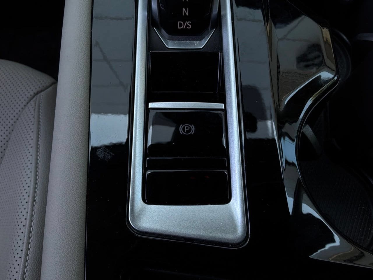 Used 2026 Volkswagen Atlas SE FWD image 30
