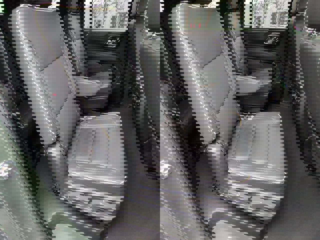 Used 2023 Chevrolet Suburban Premier image 20