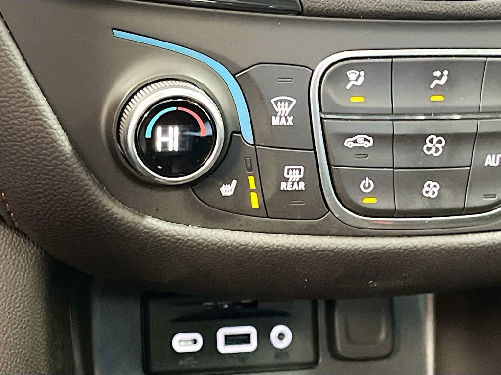 Used 2024 Chevrolet Equinox RS w/ RS Leather Package image 21