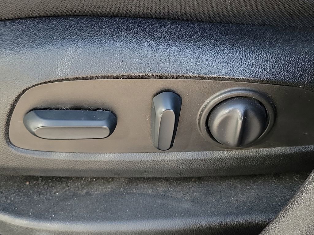 Used 2022 Chevrolet Equinox LS w/ LS Convenience Package FWD image 13