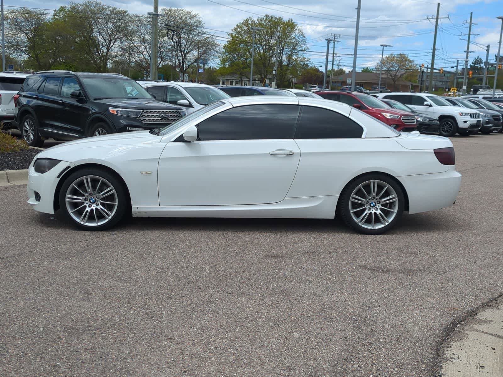 Used 2012 BMW 335i Convertible RWD image 5