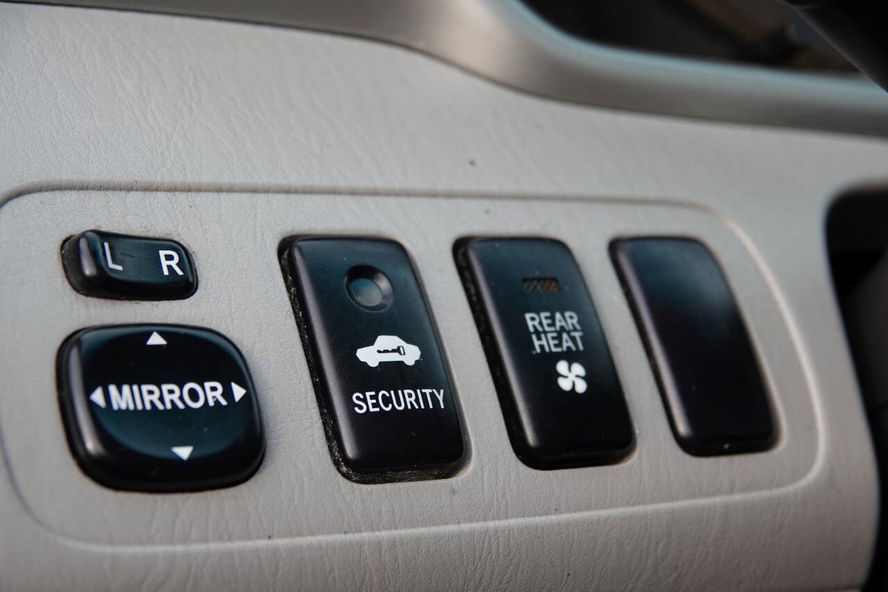 Used 2005 Toyota Highlander Limited AWD/4WD image 72
