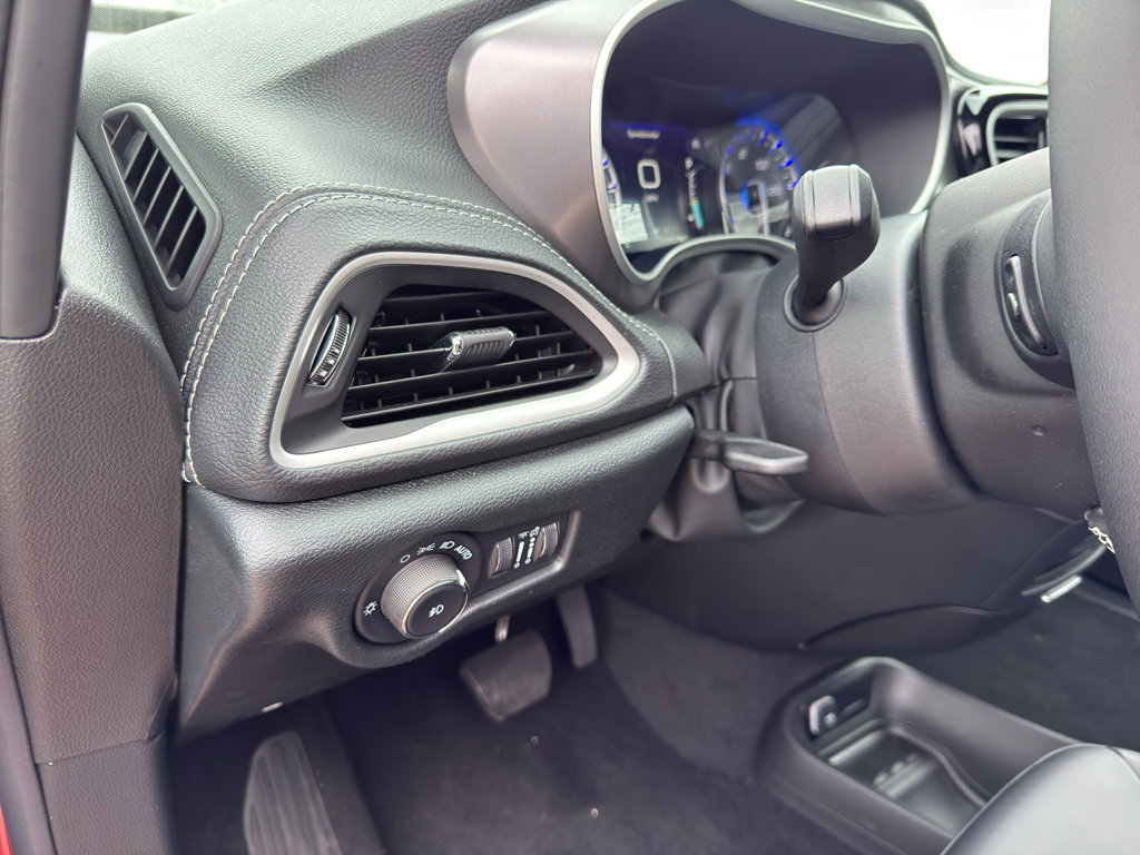 New 2026 Chrysler Pacifica Select AWD/4WD image 14