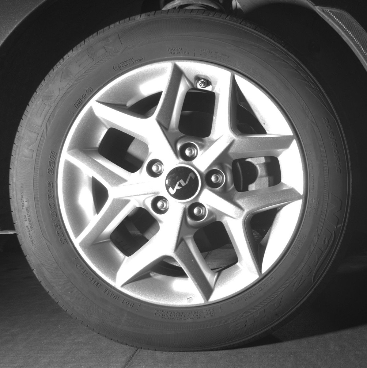 Used 2025 Kia Soul LX w/ LX Technology Package image 13