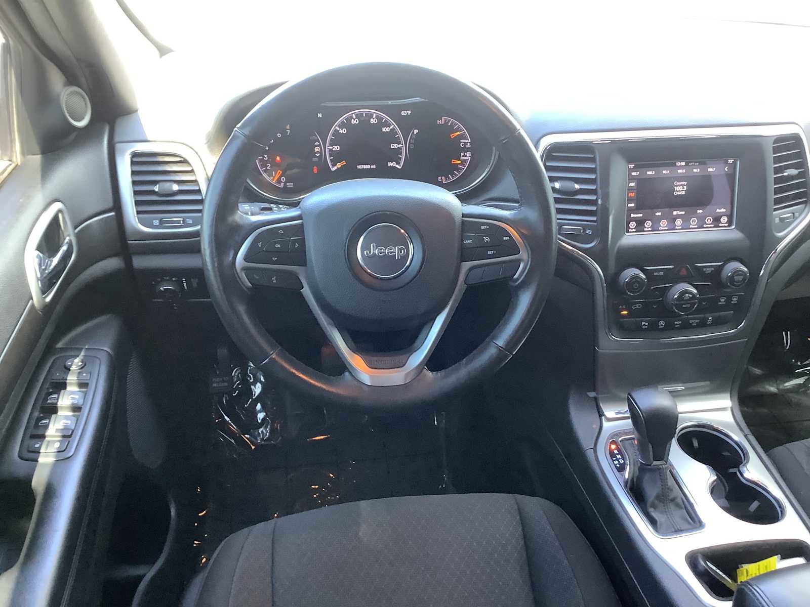 Used 2018 Jeep Grand Cherokee Laredo AWD/4WD image 10