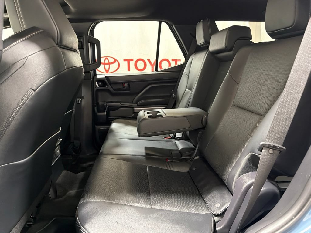 Used 2025 Toyota 4Runner TRD Off-Road Premium AWD/4WD image 19