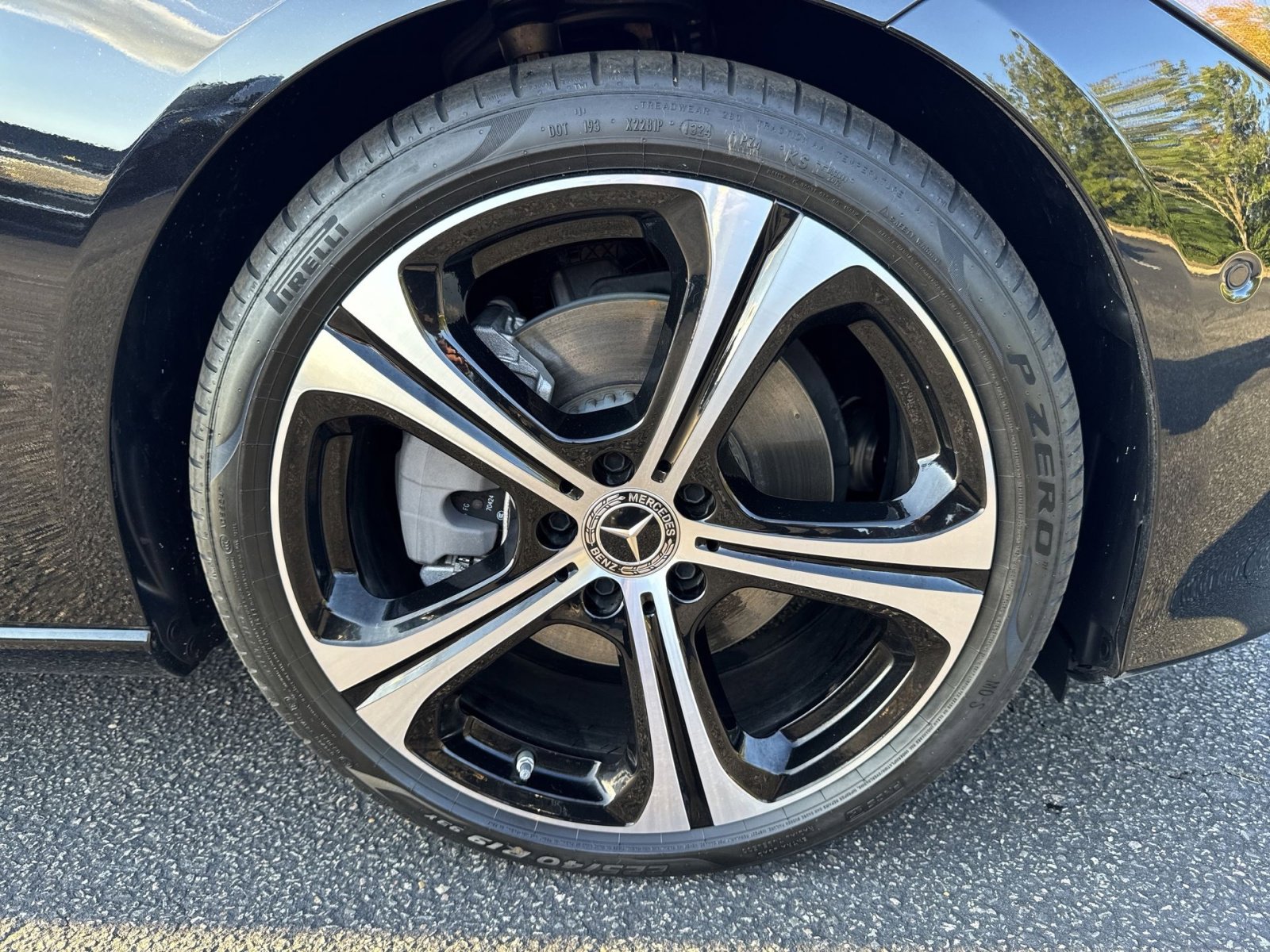 Used 2025 Mercedes-Benz C 300 4MATIC Sedan image 2
