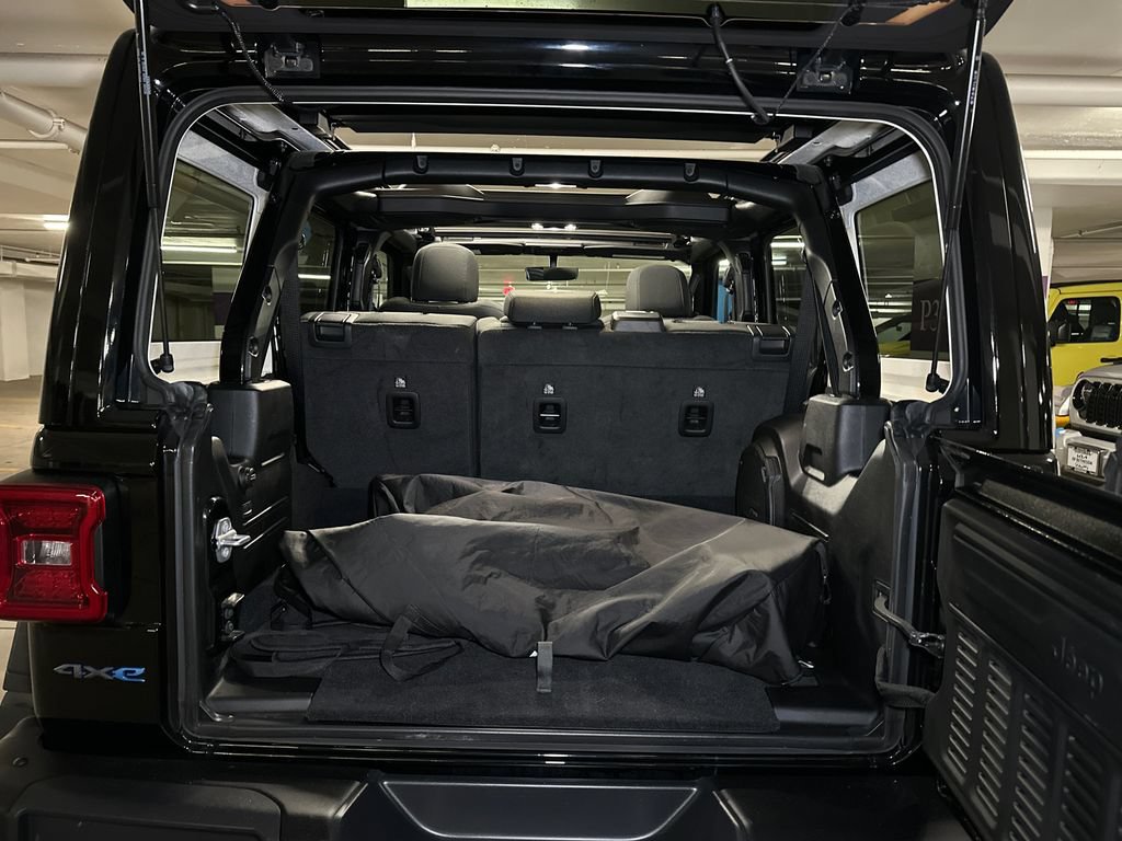 Used 2023 Jeep Wrangler Unlimited Rubicon 4xe w/ Steel Bumper Group AWD/4WD image 6