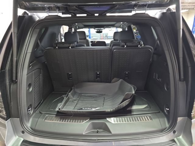 New 2026 Chevrolet Tahoe High Country AWD/4WD image 14