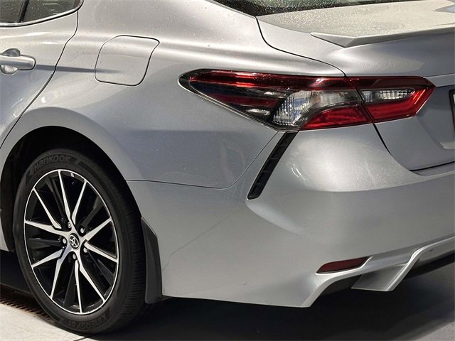 Used 2022 Toyota Camry SE image 12