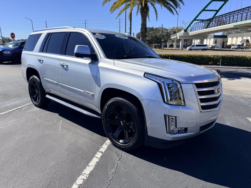 Used 2019 Cadillac Escalade Premium Luxury image 4