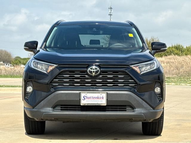 Used 2021 Toyota RAV4 XLE Premium image 2