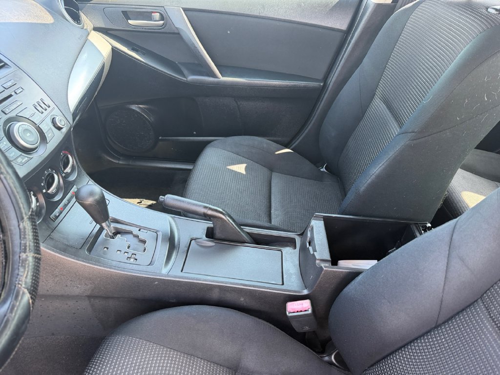 Used 2013 MAZDA MAZDA3 i SV FWD image 12