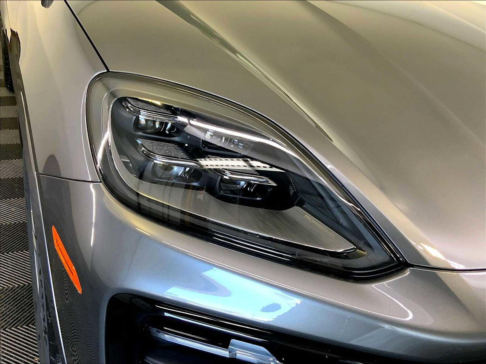 New 2025 Porsche Cayenne Coupe image 12