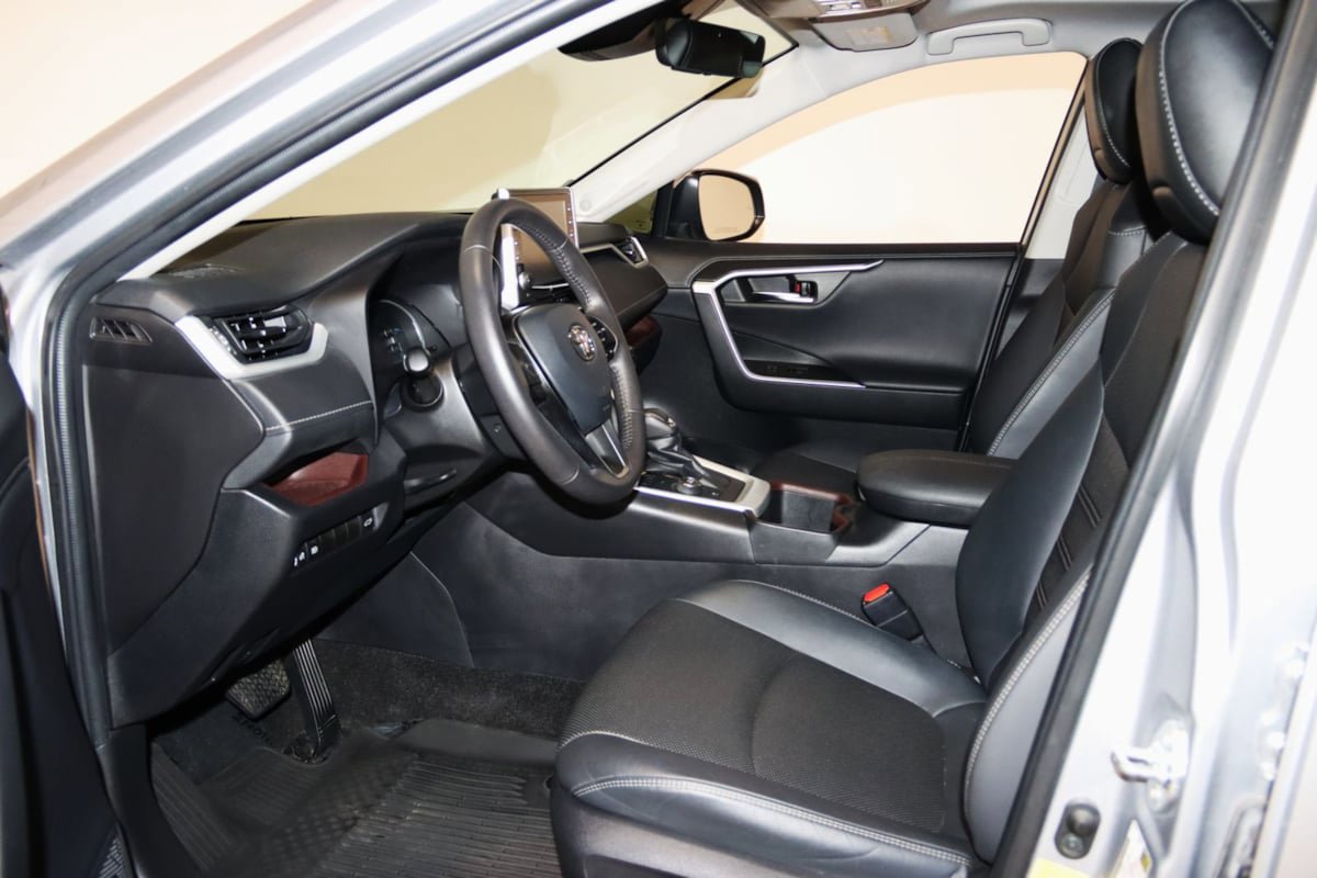 Used 2022 Toyota RAV4 Limited AWD/4WD image 31