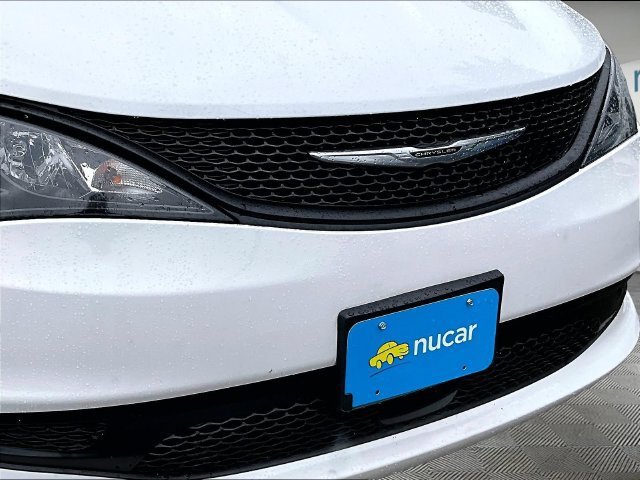 Used 2023 Chrysler Voyager LX FWD image 31