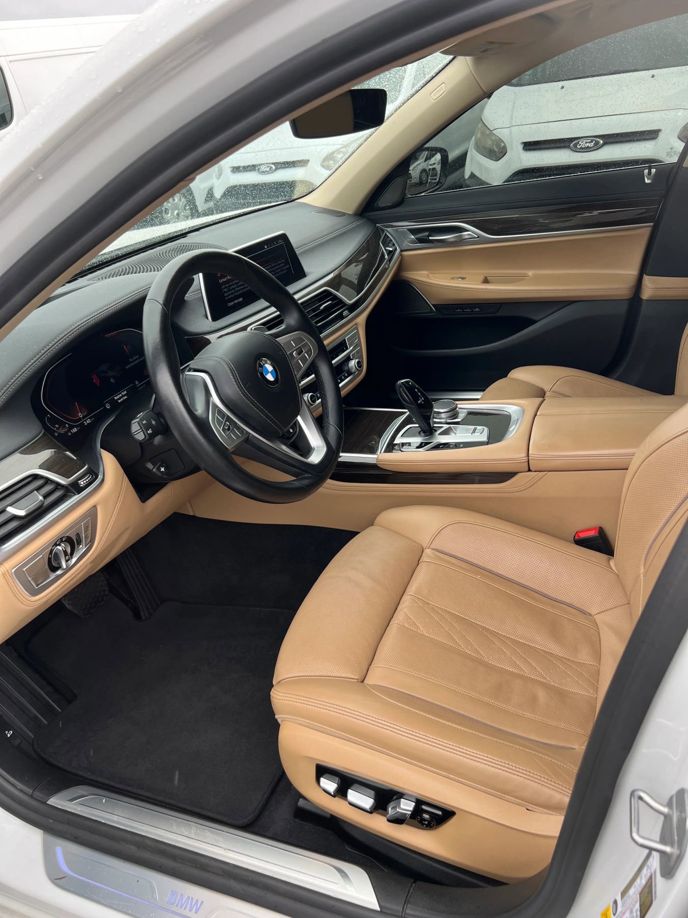 Used 2022 BMW 740i image 10