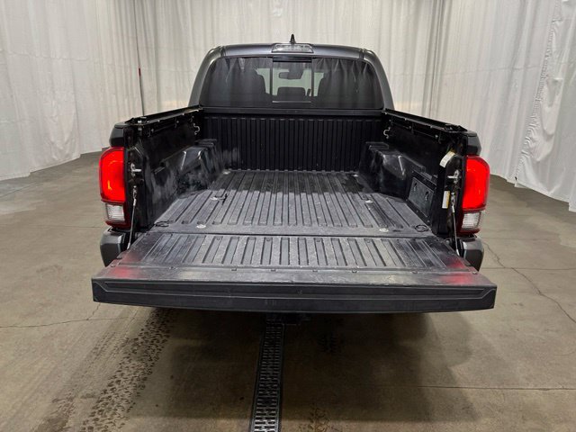 Used 2022 Toyota Tacoma SR5 w/ Technology Package AWD/4WD image 13
