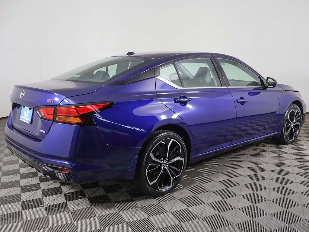 Used 2024 Nissan Altima 2.5 SR w/ SR Premium Package AWD/4WD image 10